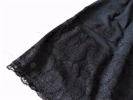 Kvalitná nočná košielka s krajkou m/l, l