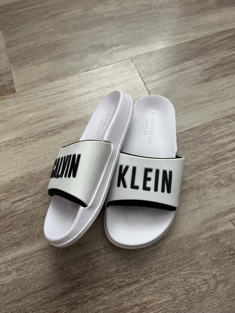 Nove calvin klein 35/36, 35