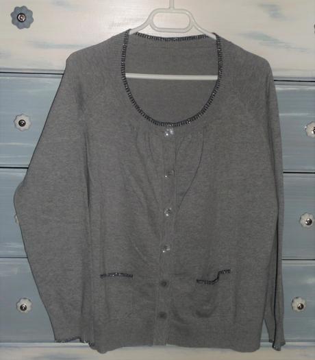 Sveter s riasením, xxl