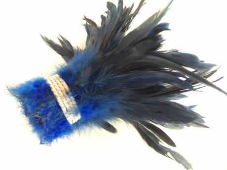 Kohútie pierka kráľovská modrá,