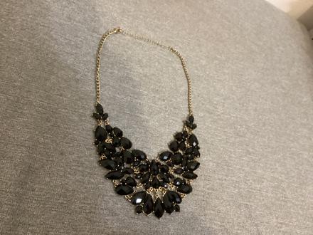 Krasny elegantný náhrdelník, bijou brigitte