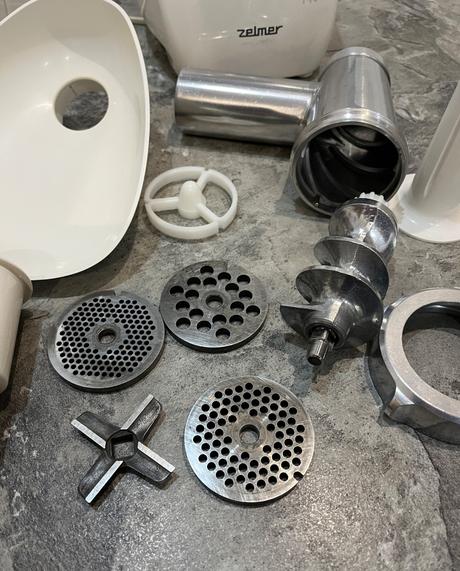 Zelmer 886.84 mlynček na mäso a strúhač, zelmer