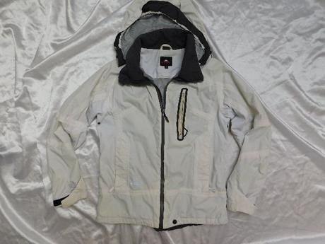 Damska kvalitna vetrovka s odonimatenou kapucnou, 36