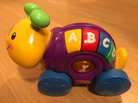 Hrajúci slimáčik,