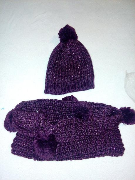 Čiapka a nakrcnik, avon