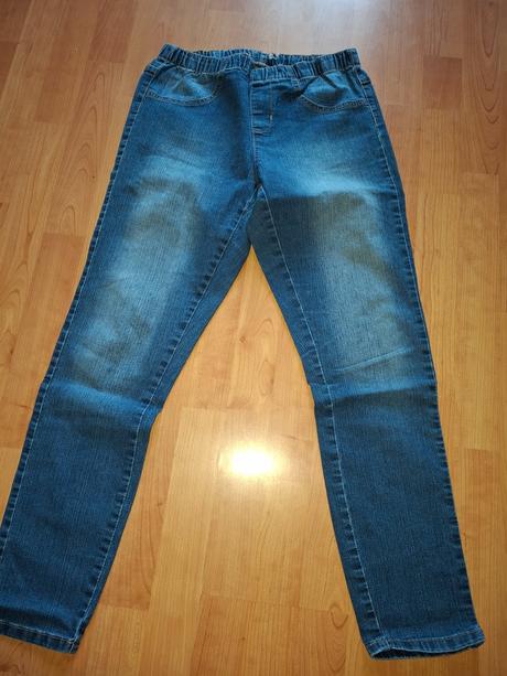Dámske džeginsy, 40