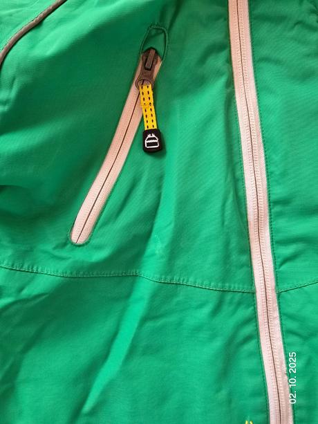 Pekna outdoorova bunda/vetrovka, 122