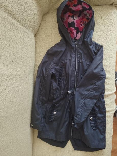 Ponúkam na predaj predĺženú bundu v.140, coccodrillo,140