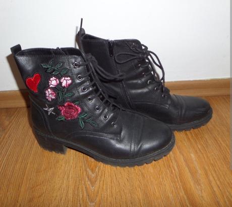 Čižmy s vyšívanými kvetmi, graceland,40