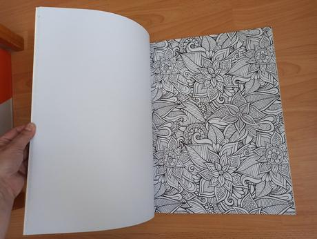 Enormous colouring book for adults, 