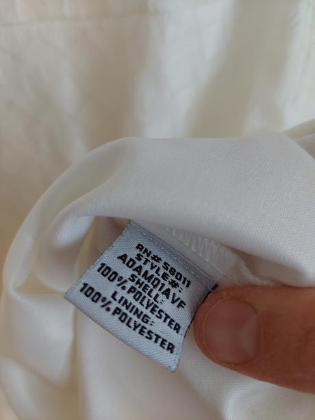 Krásne čipkované šaty, s