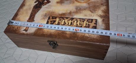 Veľká drevená šperkovnica, 