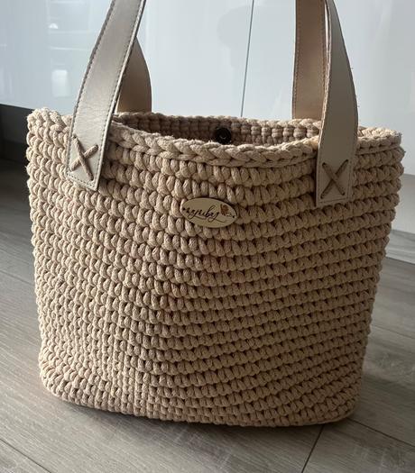 Béžová pletena kabelka, 