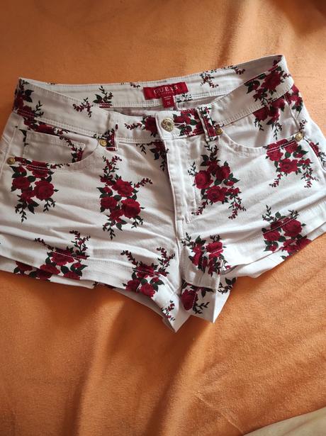 Šortky guess, guess,xs