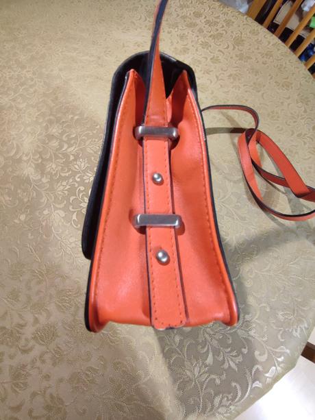 Kabelka oranžová, reserved