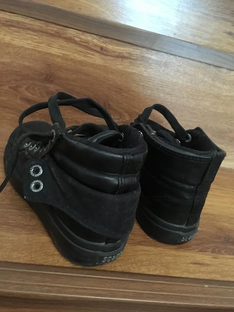 Tenisky, 28