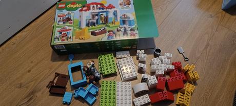 10868 lego duplo - stajne pre poníka, 