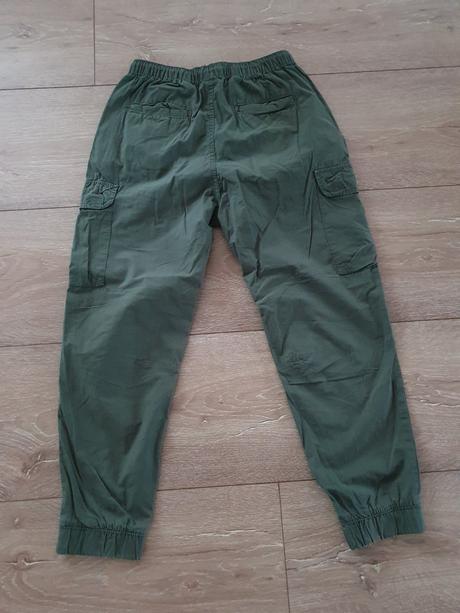 Tenšie nohavice, kik,146