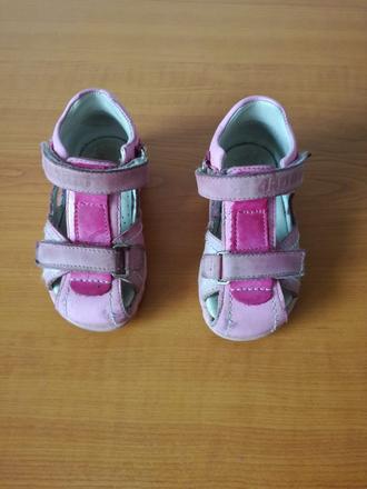 Predám celokožene sandále, 23