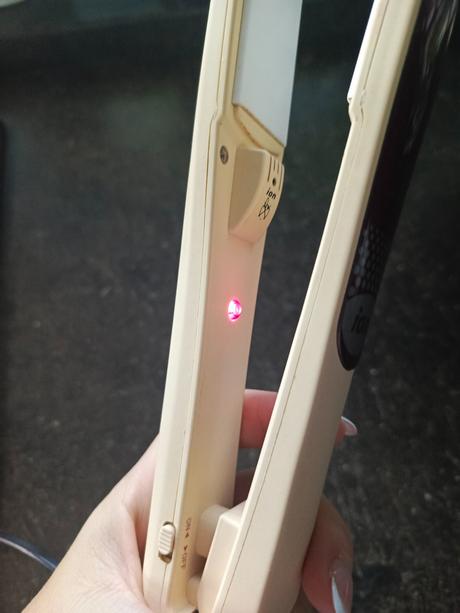 Žehlička na vlasy eta, 