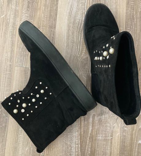 Krásne dámske členkové čižmičky s perličkami, 39