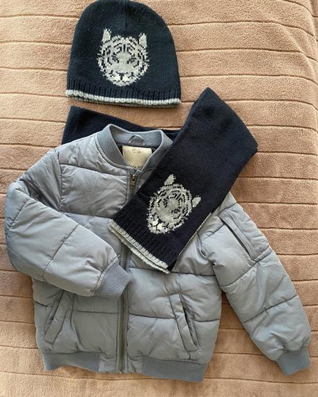 Jesenná/ zimná bunda s čiapkou a šálom, zara,122