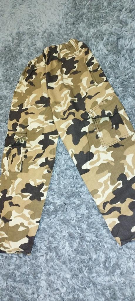 Maskáčové nohavice, 116