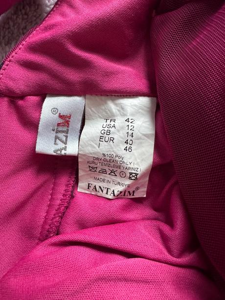 Spoločenské šaty na ples, 42