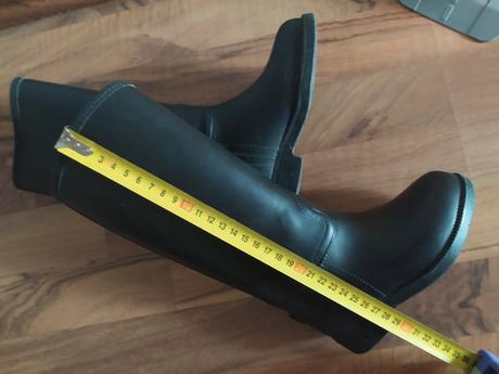 Vysoké kožené čižmy, 26