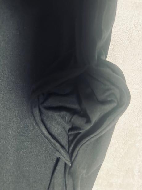 Pekné čierne športové šaty s vreckami zn. magenta, l / m