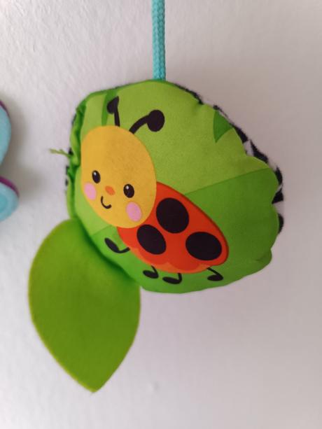 Detský kolotoč na postieľku -fisher price, 