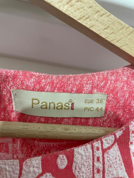 Ružové vzorované šaty, s