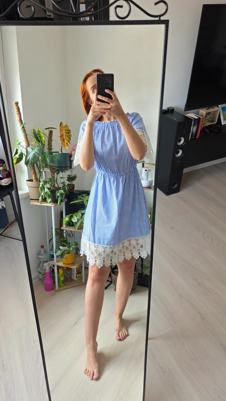 Letné šaty s čipkou, s