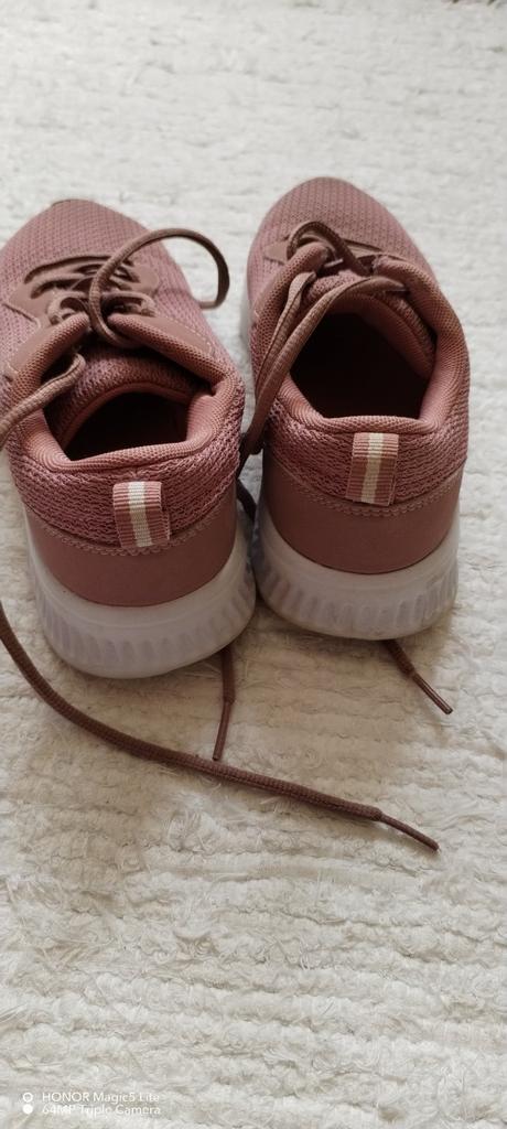 Tenisky, deichmann,37