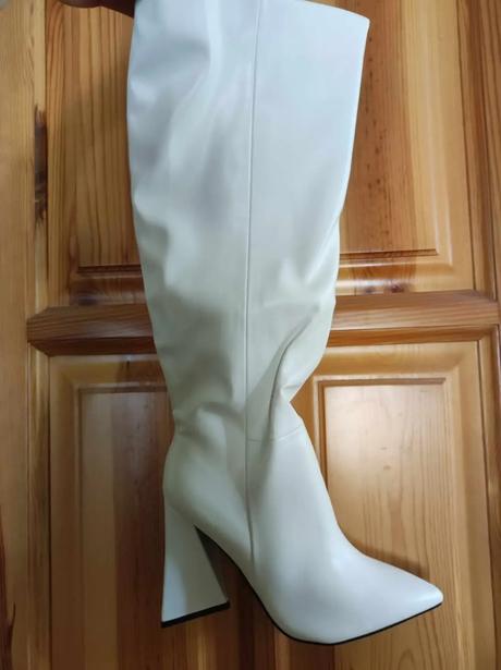 Biele extravagantné čižmy, 39