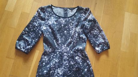 Saténové šaty, 36