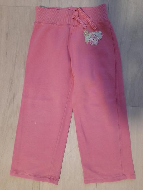 Dievčenské tepláky, next,104