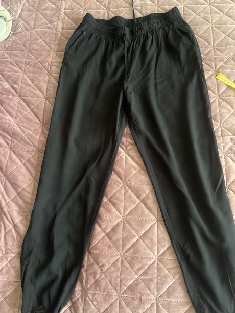 36 tenké nohavice, amisu,36