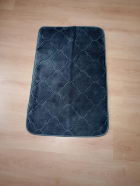 Koberec do kúpeľne alebo wc,