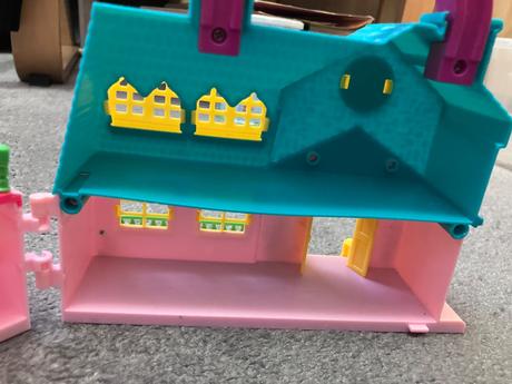 Maly plastovy domcek, 