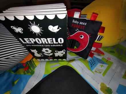 Leporelo a látková kniha čierno biele červené, 