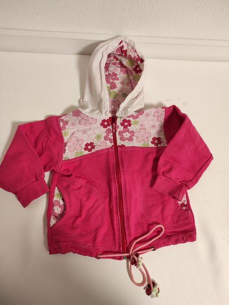 Mikina s kapuckou, 92