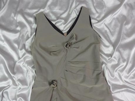 Kvalitné elegantné šaty, 44