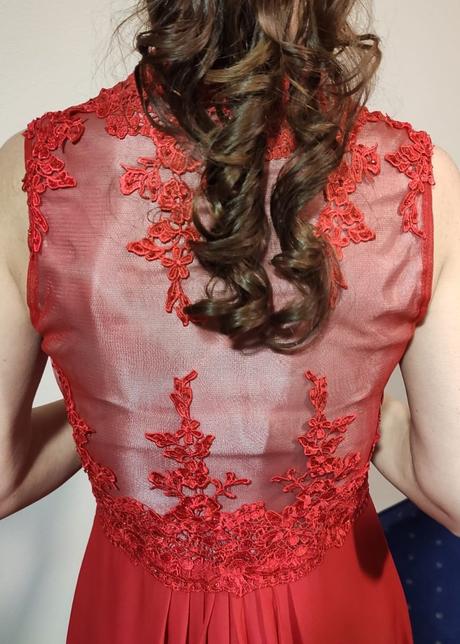 Šaty spoločenské, 38