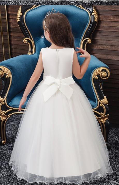 Nové šaty prijímanie rôzne veľkosti a modely, 122 - 170