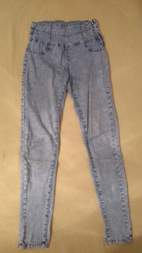 Džeginsy, s