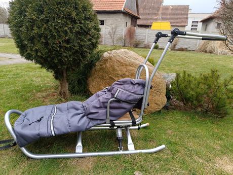 Detské kovové sánky,