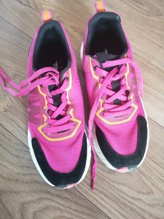 Tenisky aj na hory bata weinbrenner vel. 41, baťa,41