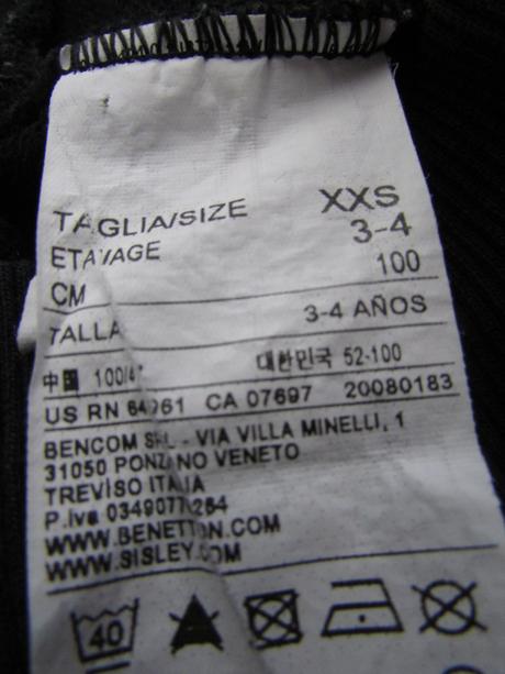 Čierrne slim tepláčiky na 3-4 roky zn. sisley, 104