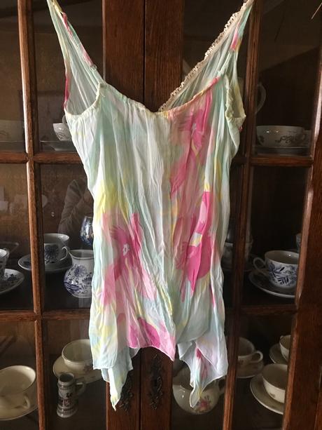 Asymetrické tielko, s